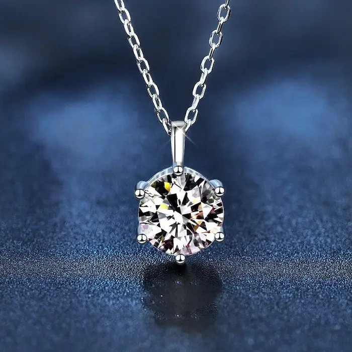 Κολιέ με μενταγιόν Classic 6 Claw Solitaire Moissanite - 45 cm